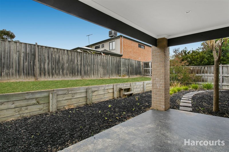 Photo - 10 Devlin Place, Cranbourne North VIC 3977 - Image 9