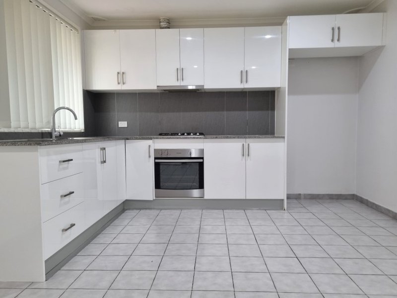 Photo - 10 Dickens Road, Wetherill Park NSW 2164 - Image 3