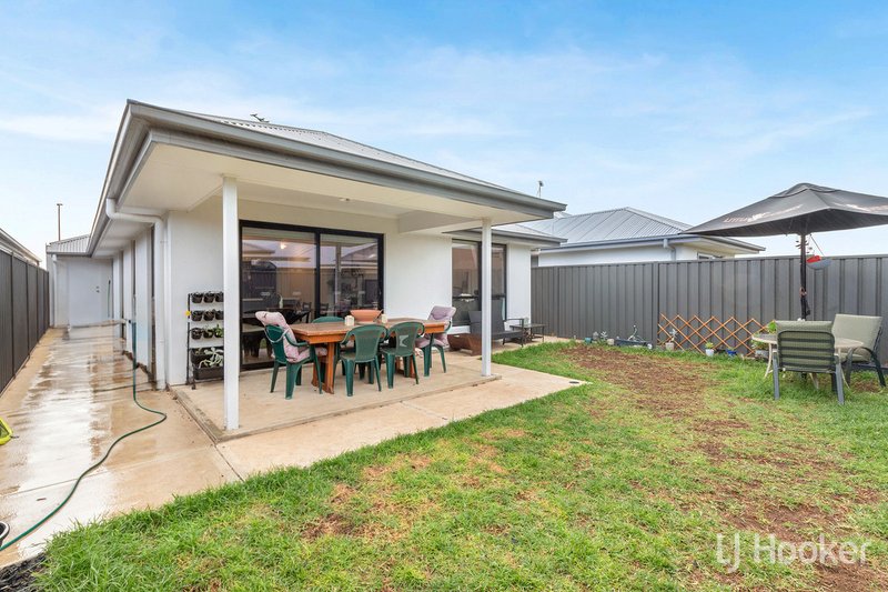 Photo - 10 Donato Street, Munno Para SA 5115 - Image 15