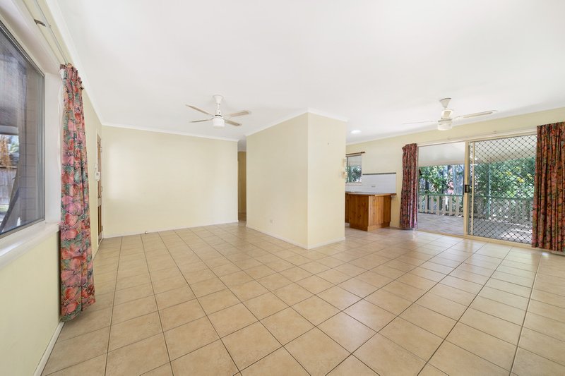 Photo - 10 Donna Ave , Rochedale South QLD 4123 - Image 2