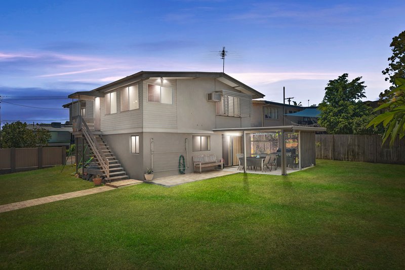 10 Dooloo Crescent, Ferny Hills QLD 4055