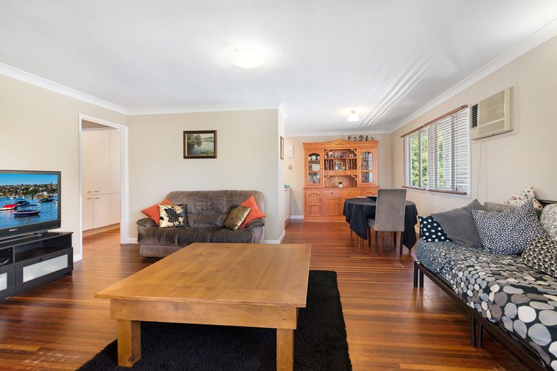 Photo - 10 Dooloo Crescent, Ferny Hills QLD 4055 - Image 2