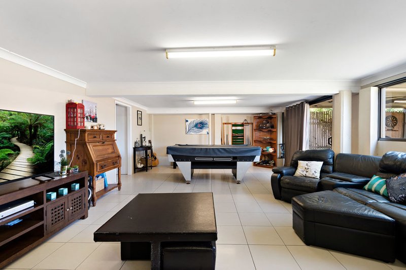 Photo - 10 Dooloo Crescent, Ferny Hills QLD 4055 - Image 13