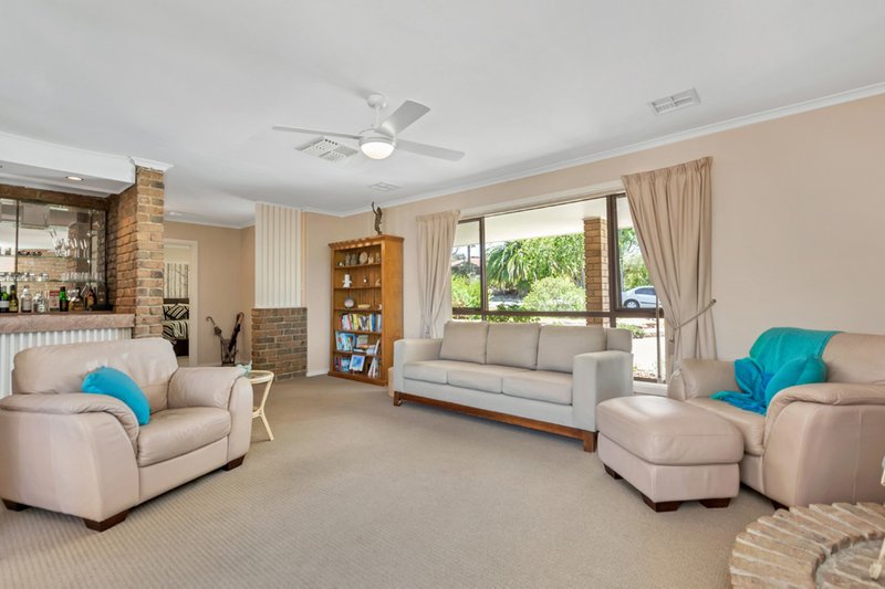 Photo - 10 Doulton Crescent, Modbury Heights SA 5092 - Image 2