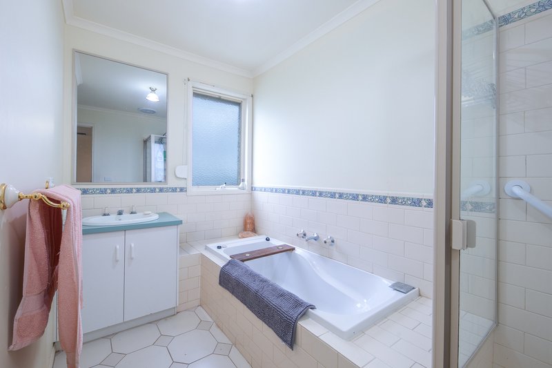 Photo - 10 Doutney Court, Sunbury VIC 3429 - Image 8