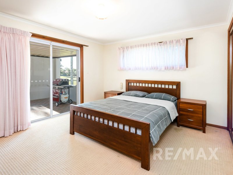 Photo - 10 Doveton Crescent, Mount Warren Park QLD 4207 - Image 3