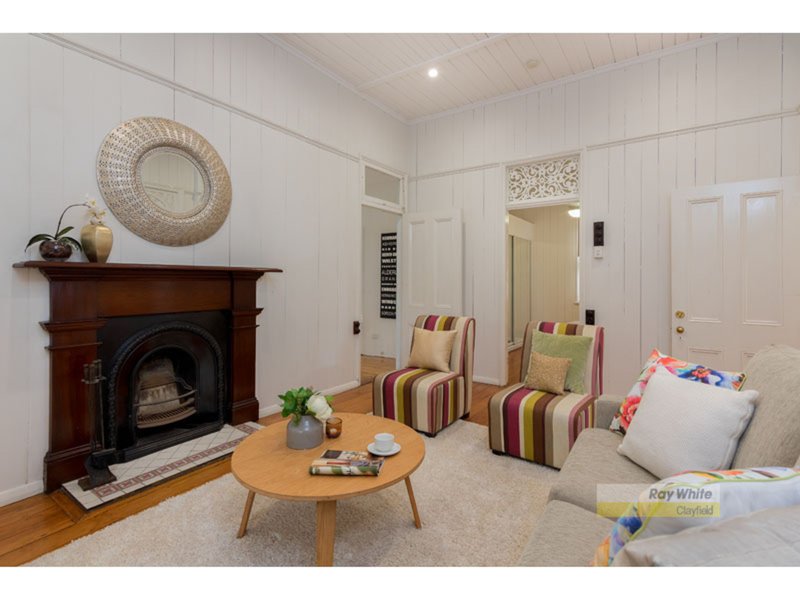 Photo - 10 Drane Street, Clayfield QLD 4011 - Image 2