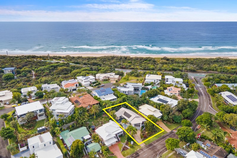 10 Driftwood Drive, Castaways Beach QLD 4567