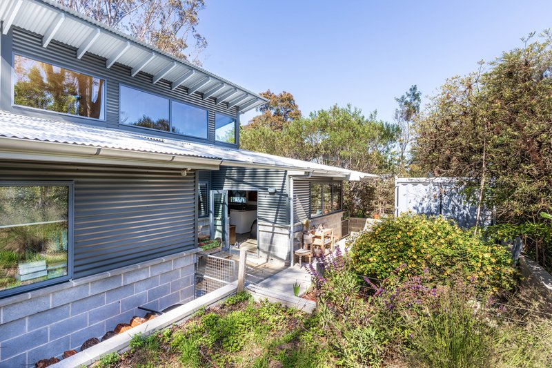 Photo - 10 Dulhunty Street, Katoomba NSW 2780 - Image 2