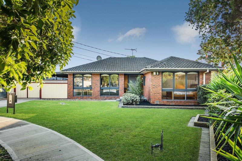 10 Dundee Close, Gladstone Park VIC 3043