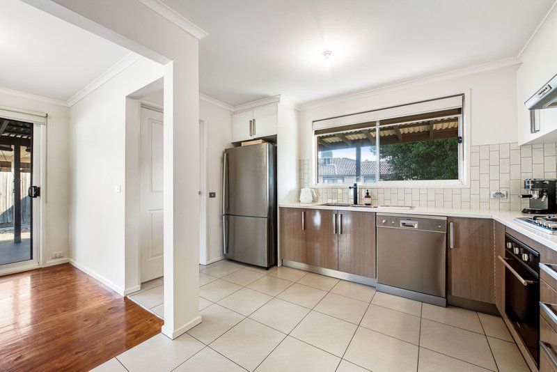 Photo - 10 Dundee Close, Gladstone Park VIC 3043 - Image 10