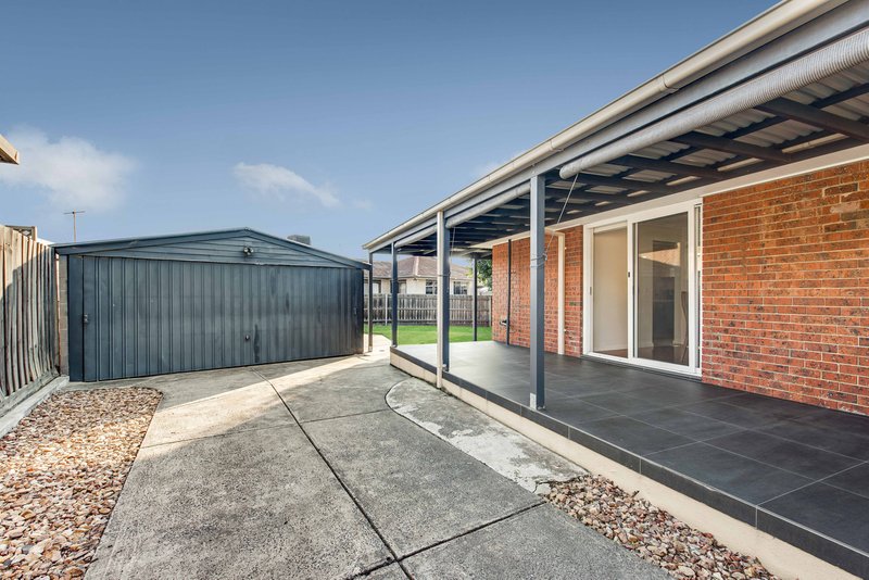 Photo - 10 Dundee Close, Gladstone Park VIC 3043 - Image 16