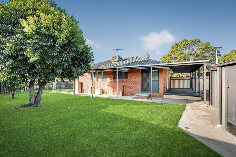 Photo - 10 Dundee Close, Gladstone Park VIC 3043 - Image 18