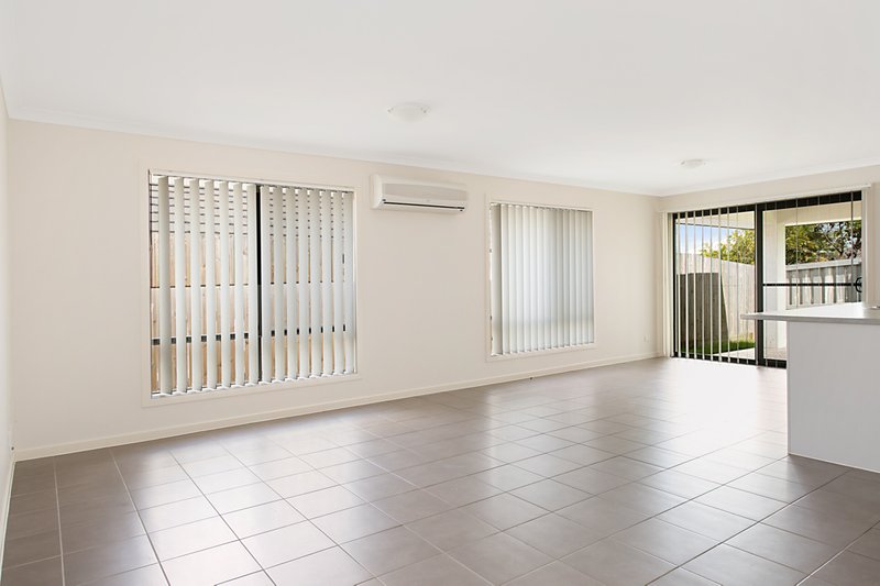 Photo - 10 Dunes Crescent, North Lakes QLD 4509 - Image 3