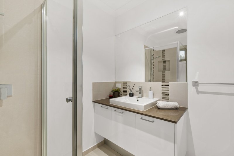 Photo - 10 Dunstan Street, Macleod VIC 3085 - Image 9