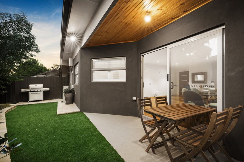 Photo - 10 Dunstan Street, Macleod VIC 3085 - Image 11