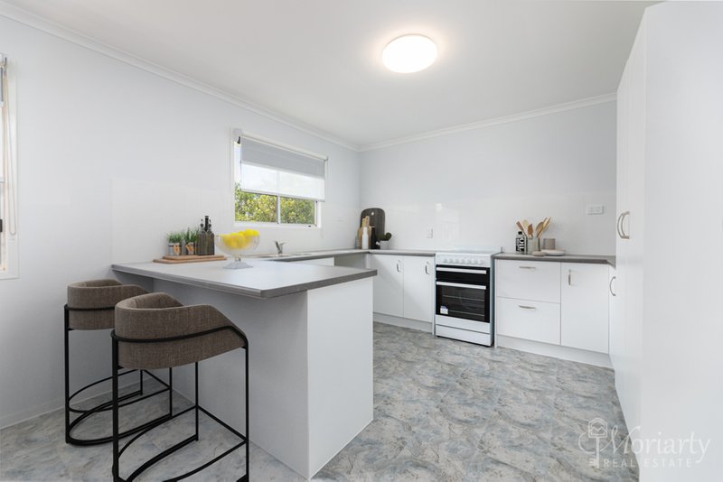 Photo - 10 Dunvegan Drive, Morayfield QLD 4506 - Image 4