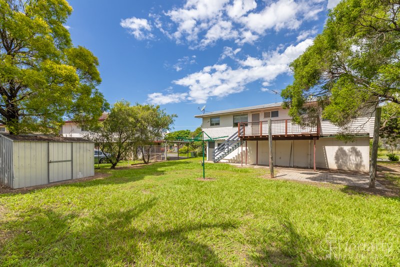Photo - 10 Dunvegan Drive, Morayfield QLD 4506 - Image 11
