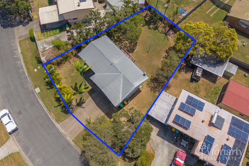 Photo - 10 Dunvegan Drive, Morayfield QLD 4506 - Image 13