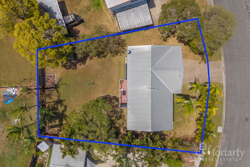 Photo - 10 Dunvegan Drive, Morayfield QLD 4506 - Image 14