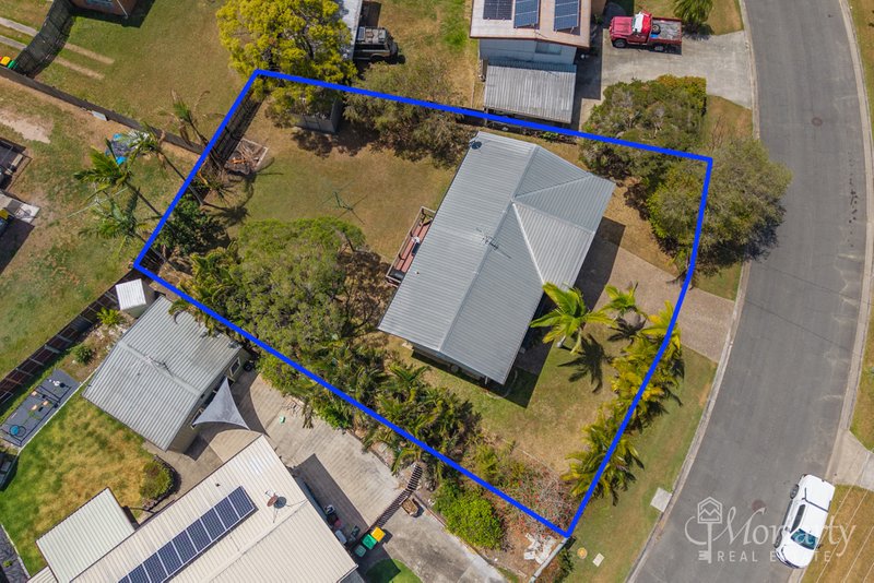 Photo - 10 Dunvegan Drive, Morayfield QLD 4506 - Image 15
