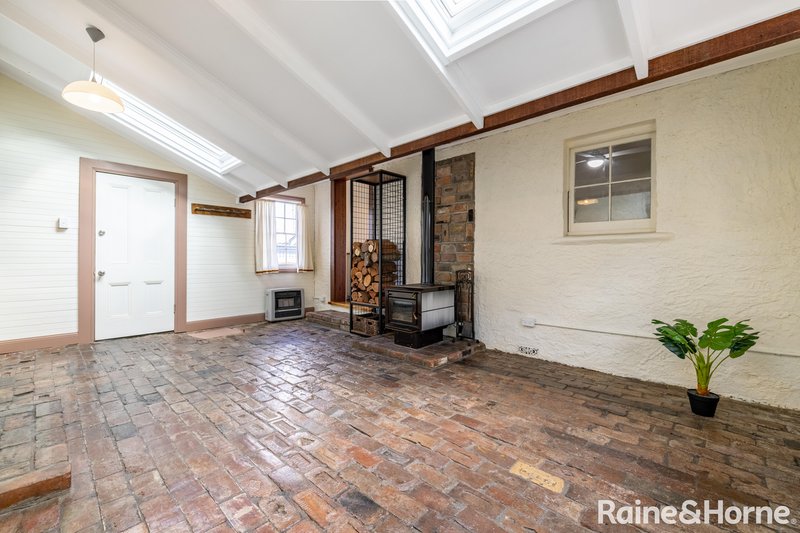 Photo - 10 Durham Street, Bathurst NSW 2795 - Image 4