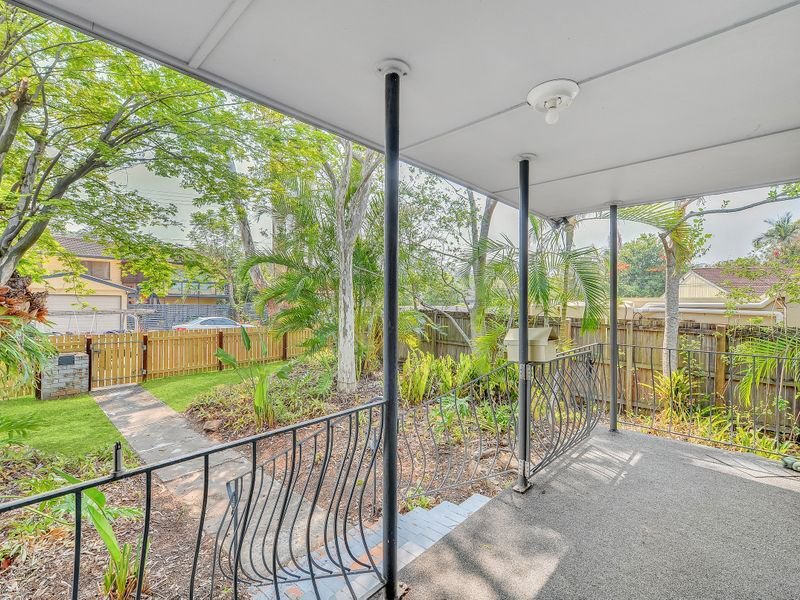 Photo - 10 Durness Street, Kenmore QLD 4069 - Image 3