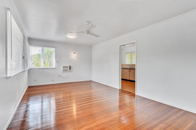 Photo - 10 Durness Street, Kenmore QLD 4069 - Image 12