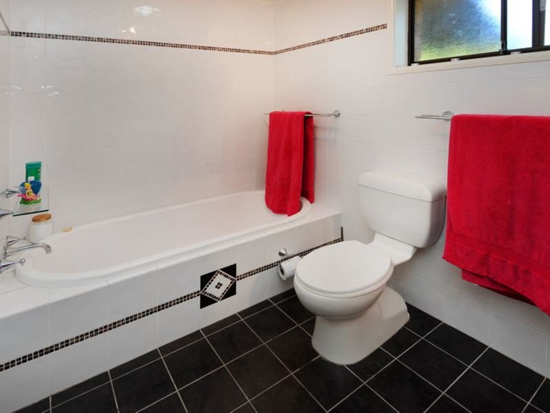 Photo - 10 Dutton Crescent, Coffs Harbour NSW 2450 - Image 10