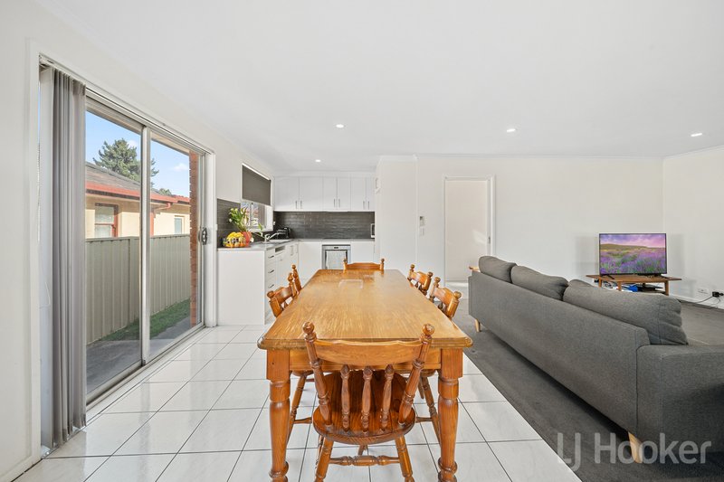 Photo - 10 Early Street, Queanbeyan NSW 2620 - Image 7