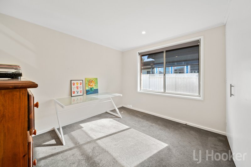 Photo - 10 Early Street, Queanbeyan NSW 2620 - Image 13