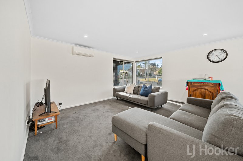 Photo - 10 Early Street, Queanbeyan NSW 2620 - Image 4