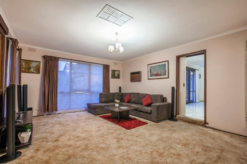 Photo - 10 Eastgate Drive, Greensborough VIC 3088 - Image 2