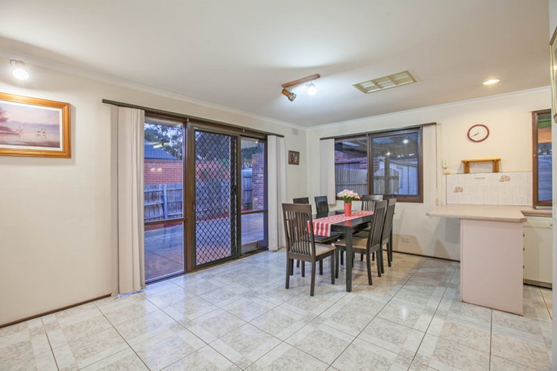 Photo - 10 Eastgate Drive, Greensborough VIC 3088 - Image 4