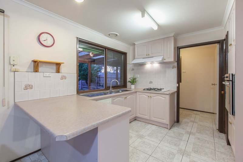 Photo - 10 Eastgate Drive, Greensborough VIC 3088 - Image 5