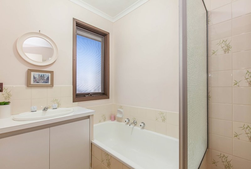 Photo - 10 Eastgate Drive, Greensborough VIC 3088 - Image 8