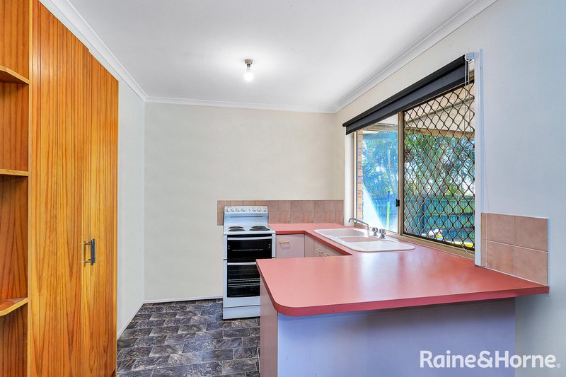 Photo - 10 Echo Court, Marsden QLD 4132 - Image 2
