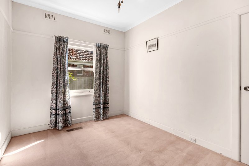 Photo - 10 Edinburgh Street, Box Hill South VIC 3128 - Image 10