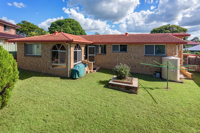 Photo - 10 Edred Street, Carindale QLD 4152 - Image 13