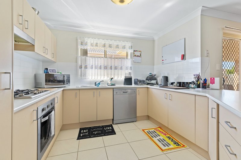 Photo - 10 Edward Windeyer Way, Raymond Terrace NSW 2324 - Image 3