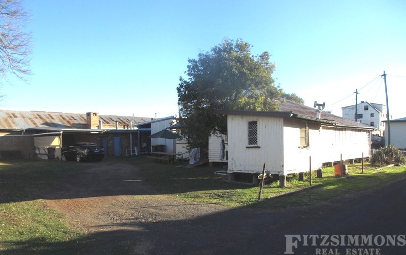 Photo - 10 Eileen Street, Dalby QLD 4405 - Image 4