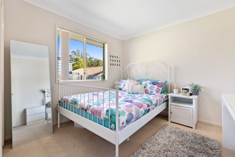 Photo - 10 Elaine Place, Birkdale QLD 4159 - Image 11