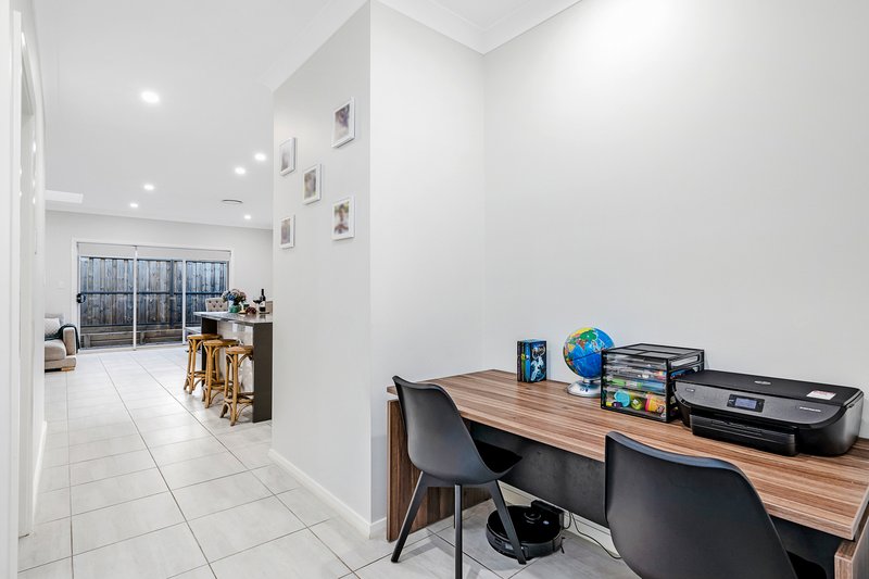 Photo - 10 Elkhorn Street, Marsden Park NSW 2765 - Image 6