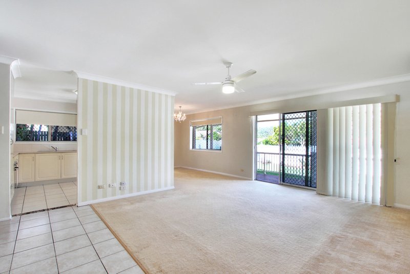 Photo - 10 Eloise Ave , Springwood QLD 4127 - Image 4