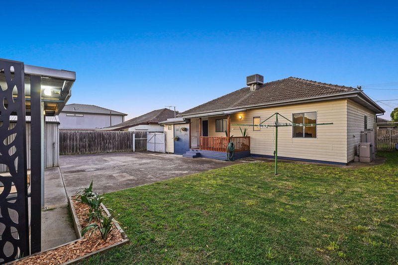 Photo - 10 Elray Avenue, Dandenong VIC 3175 - Image 10