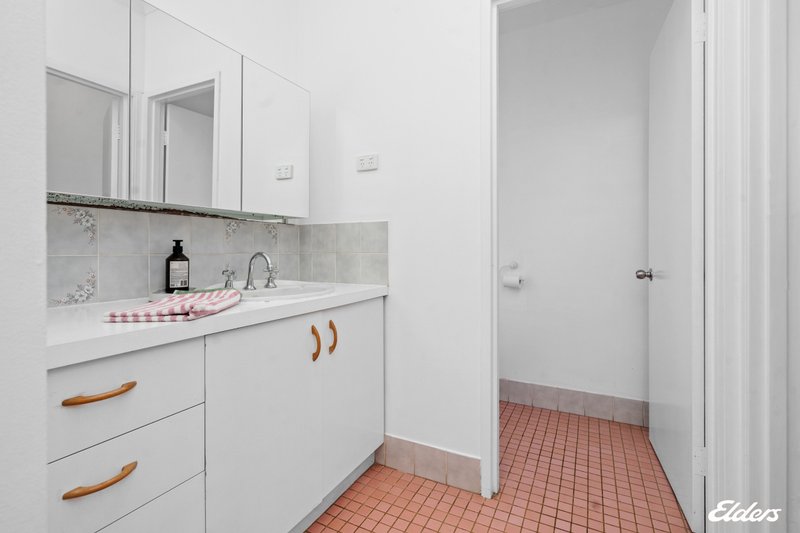 Photo - 10 Emery Avenue, Woodroffe NT 0830 - Image 9