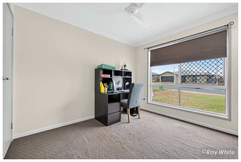 Photo - 10 Emery Street, Gracemere QLD 4702 - Image 14
