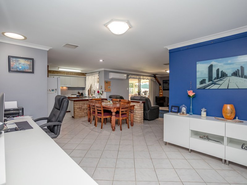 Photo - 10 Empire Way, Thornlie WA 6108 - Image 8