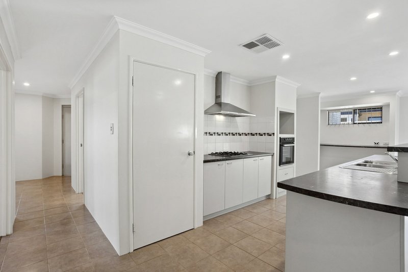 Photo - 10 Enfield Turn, Carramar WA 6031 - Image 5