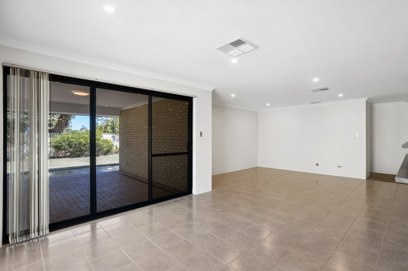 Photo - 10 Enfield Turn, Carramar WA 6031 - Image 18